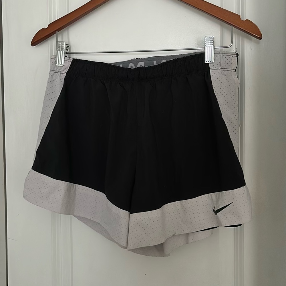 Size large Nike drifit shorts